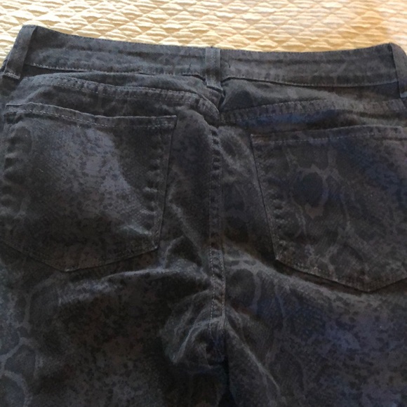 NYDJ black/gray  animal print skinny jeans, size 2 - Picture 5 of 7